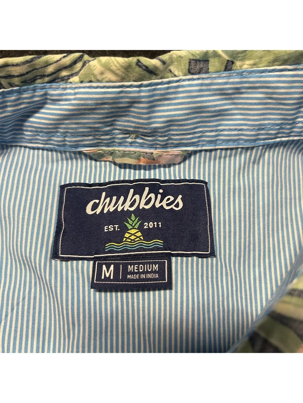Chubbies The Resort Wear Friday Shirt Men's Size Medium Hawaiian Floral Pattern